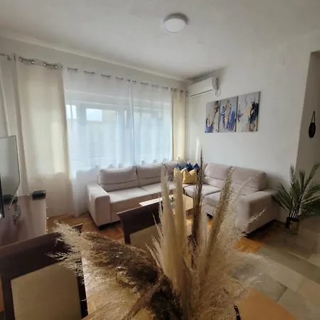 Natasa Apartmán *